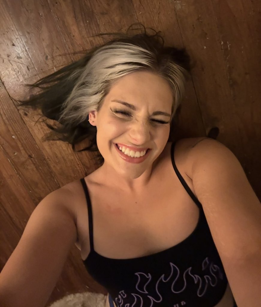 jess.jpg tweet media