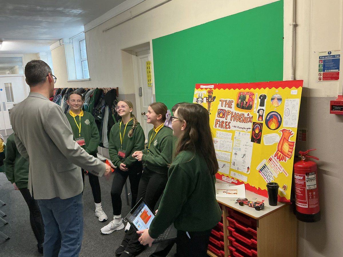 Dosbarth Miss Thomas tweet media