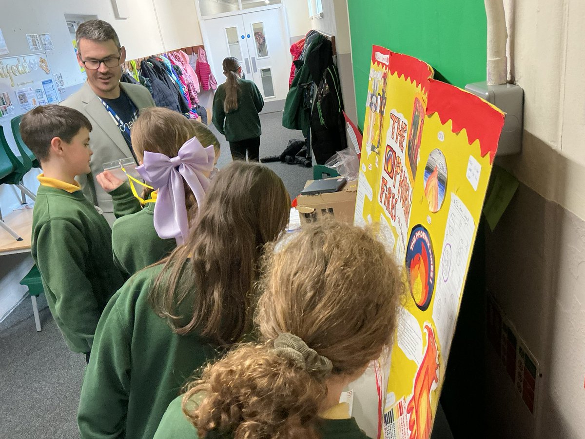 Dosbarth Miss Thomas tweet media