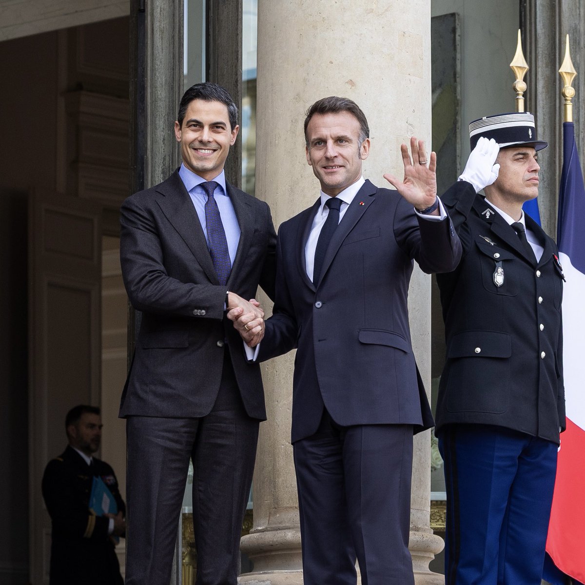 Emmanuel Macron tweet media