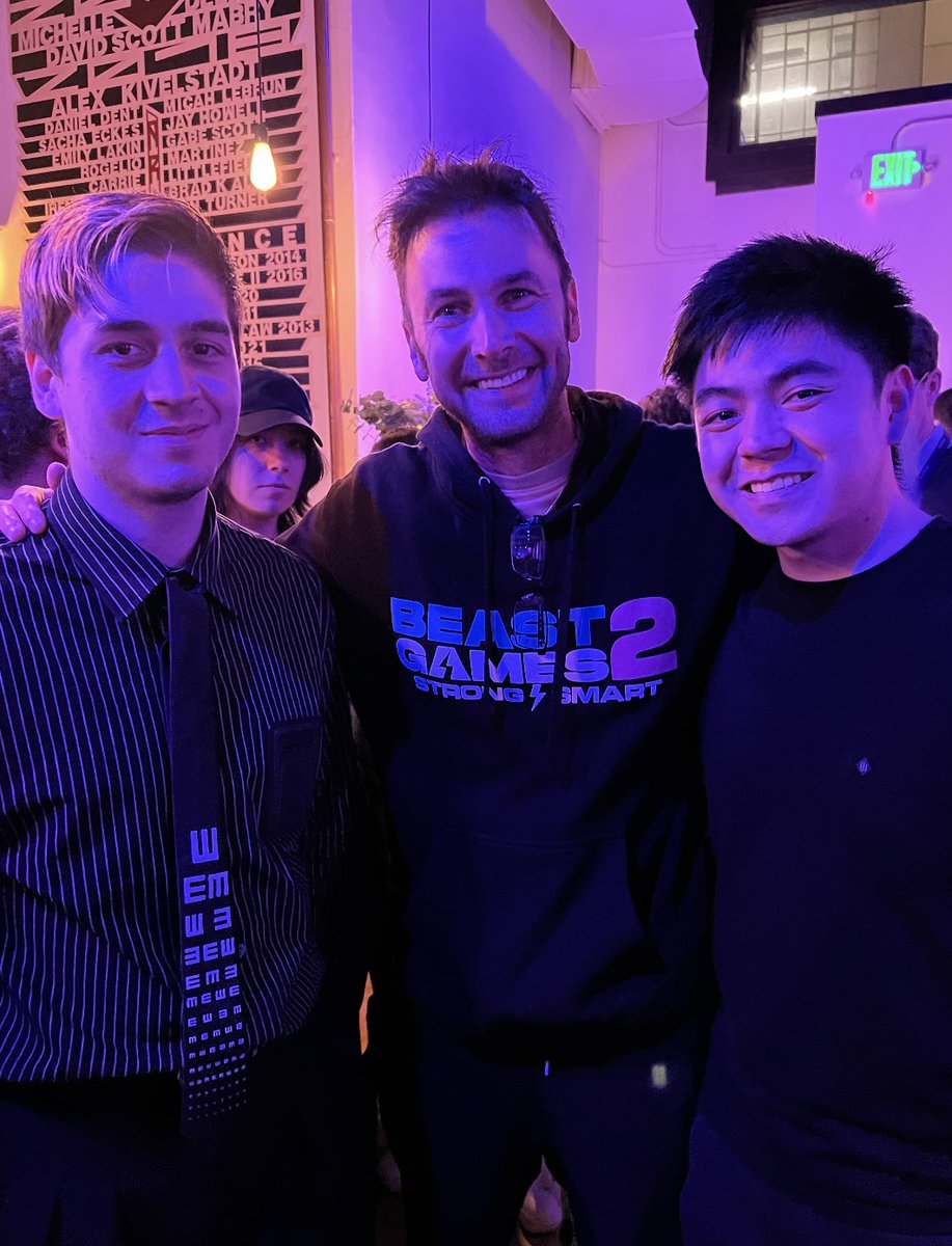 Star ⭐️ tweet media