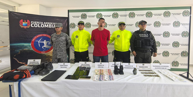 CAPTURAN A UN HOMBRE QUE PRESUNTAMENTE LANZABA GRANADAS EN EMPRESAS DE YOPAL elrelatordelllano.com/capturan-a-un-…