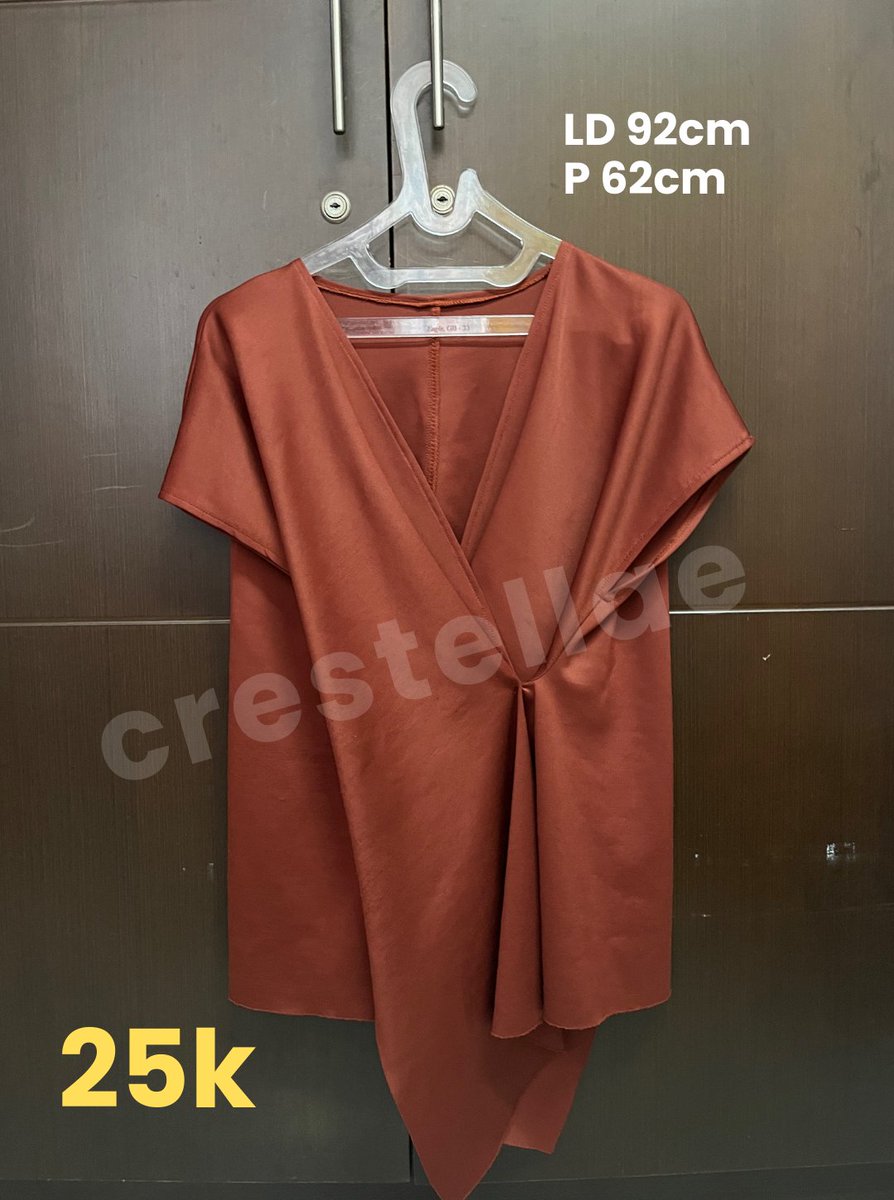 crestellae's tweet photo. 💖 KEMEJA DAN BLOUSE

♡ 25k
♡ udh include admin
♡ ini good con! details bisa dm aja

tag cewe cewek prelove preloved atasan lengan pendek kerja kuliah kotak motif coklat hijau ijo pastel maroon navy baju https://t.co/45o8CoKwuN