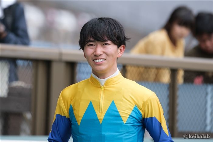 keibalab's tweet photo. 【本日のHappy Birthday】
本日3月12日は、ベテラン・岩田康誠騎手の52歳の誕生日！

3月12日生まれのジョッキーは意外と多く、菅原明良騎手や小野寺祐太騎手もそう。元ジョッキーの細江純子さんや、競馬学校の小林淳一教官など、皆様お誕生日おめでとうございます。
https://t.co/VZxt0pXwzE https://t.co/d9BsA8SIXr