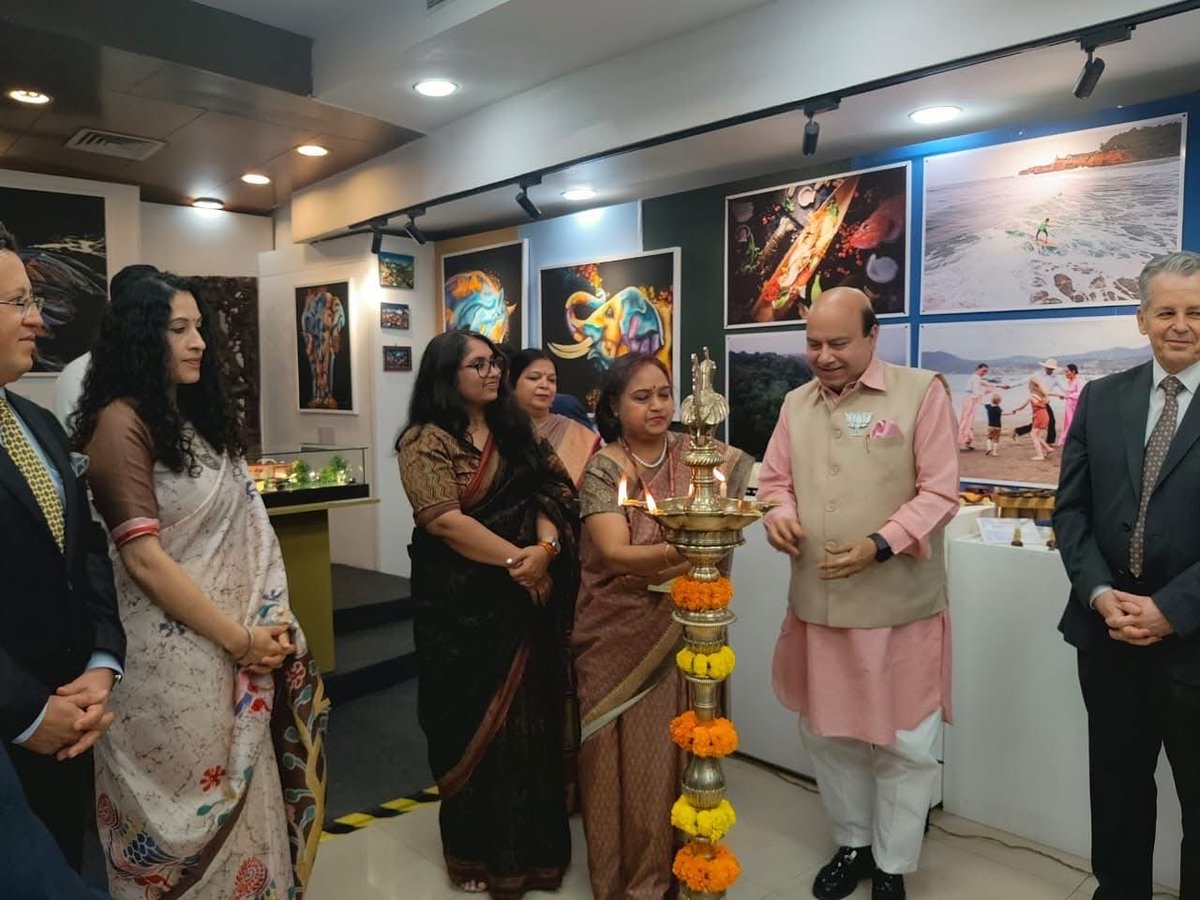 Embajada Ecuador India tweet media