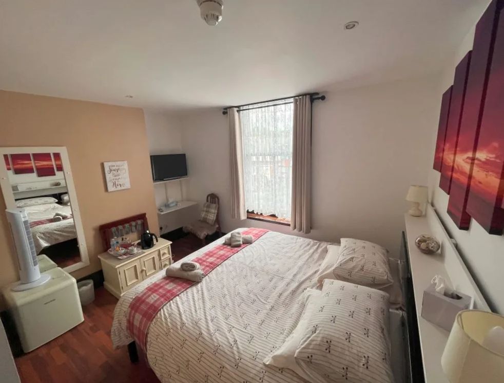 TheBBDirectory's tweet image. Stay in Merseyside with Breeze Guesthouse.

Breeze Guesthouse is a luxury town house offering comfortable guest accommodation in Bootle, Merseyside.

bandbstays.co.uk/11390

#BreezeGuesthouse #Bootle #Accommodation #Guesthouse #Merseyside #PetFriendly #BnB

@juliesusanrice