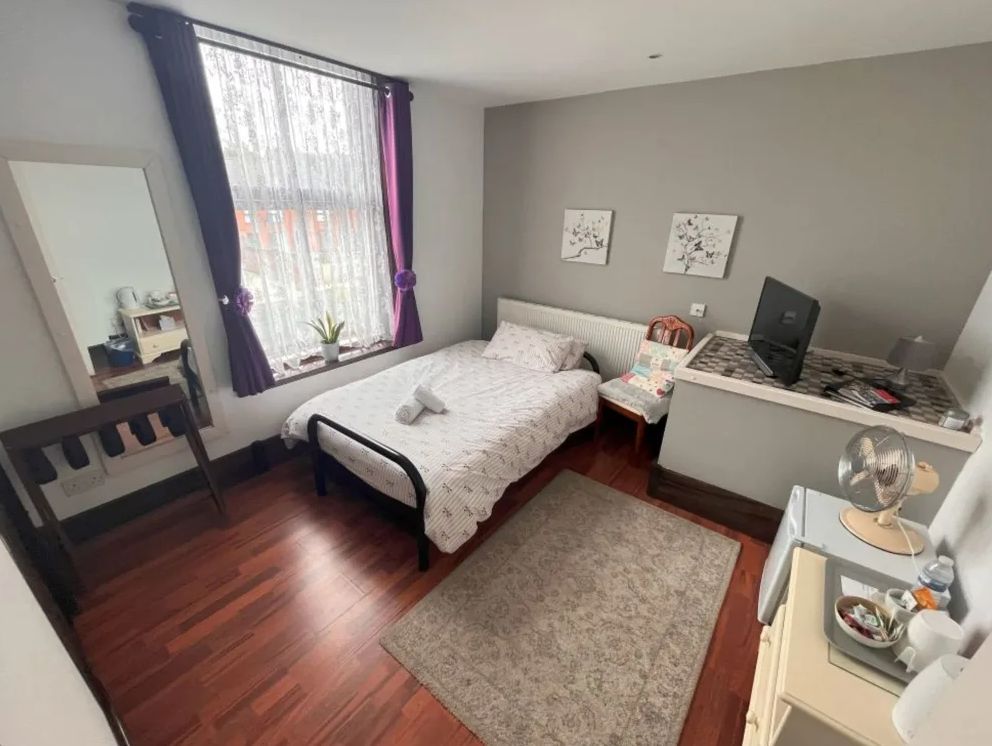 TheBBDirectory's tweet image. Stay in Merseyside with Breeze Guesthouse.

Breeze Guesthouse is a luxury town house offering comfortable guest accommodation in Bootle, Merseyside.

bandbstays.co.uk/11390

#BreezeGuesthouse #Bootle #Accommodation #Guesthouse #Merseyside #PetFriendly #BnB

@juliesusanrice