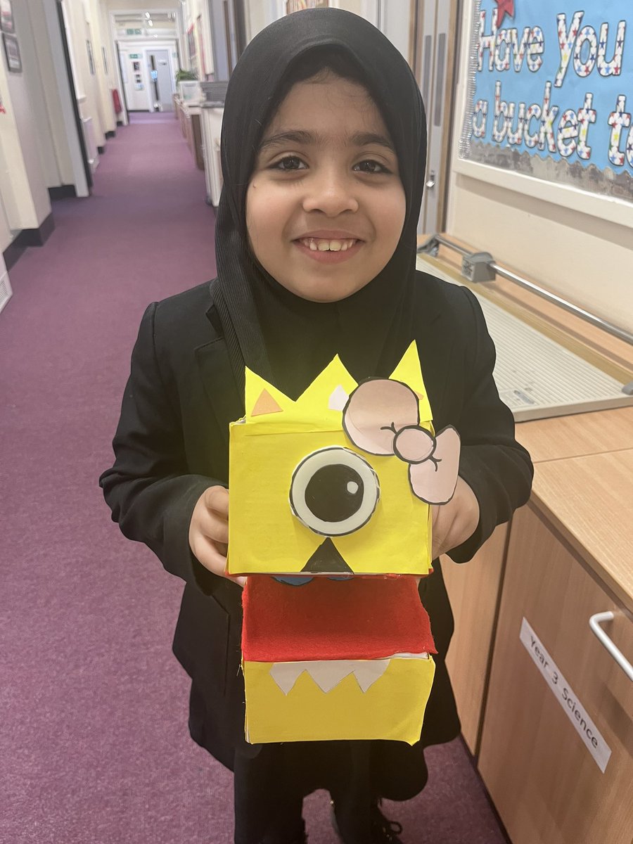WjgsS's tweet photo. Two great Puppets  from year 3. @Artsmarkaward @WjgsS https://t.co/kB1Q0RwrcD