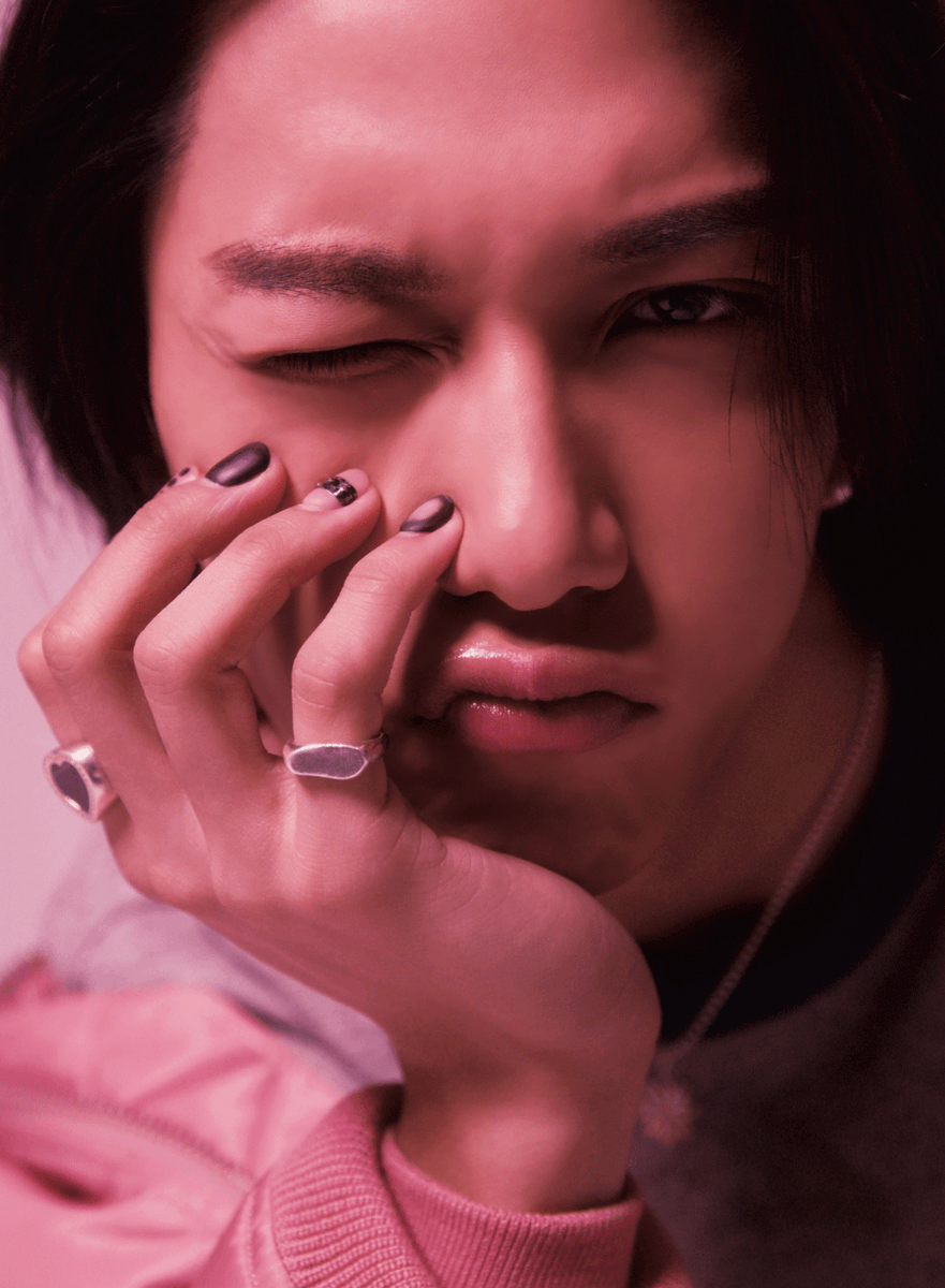 INI・池﨑理人 メイク感を削ぎ落とし男らしさを際立たせた自然体メイク cyanman.jp/beauty/2604-ri…