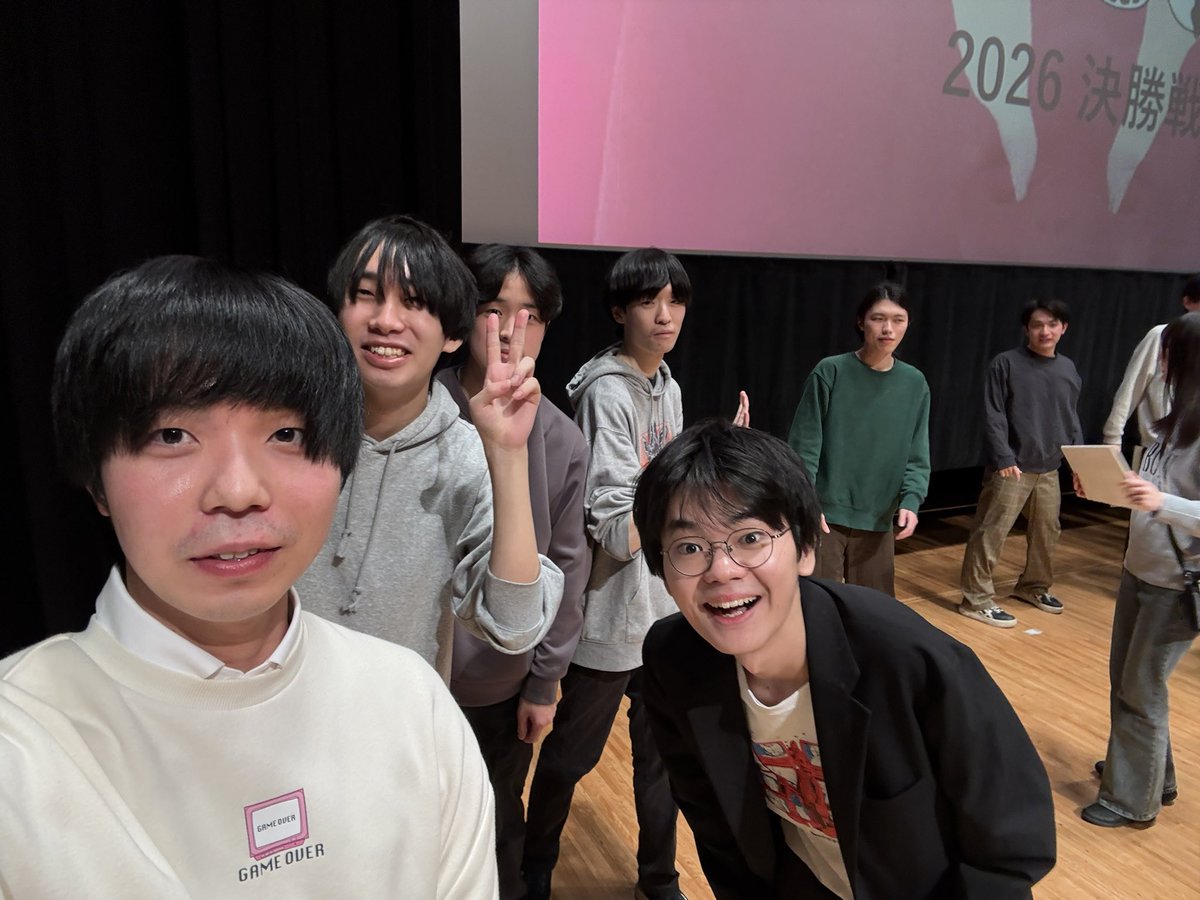hellopromleague's tweet photo. チームアナログ　ももかすずかでした。
決勝楽しすぎて結果出てからも満足してたら隣で人間が本気で悔しがっているのを見て彼らはこれからもどんどん強くなるのだなぁとしみじみと感じました。
今日唯一撮った写真がこれでした。チャンタ。COP。最高だよチャンタ。また会おうチャンタ。チャンタ、、 https://t.co/i9bvy2whzO