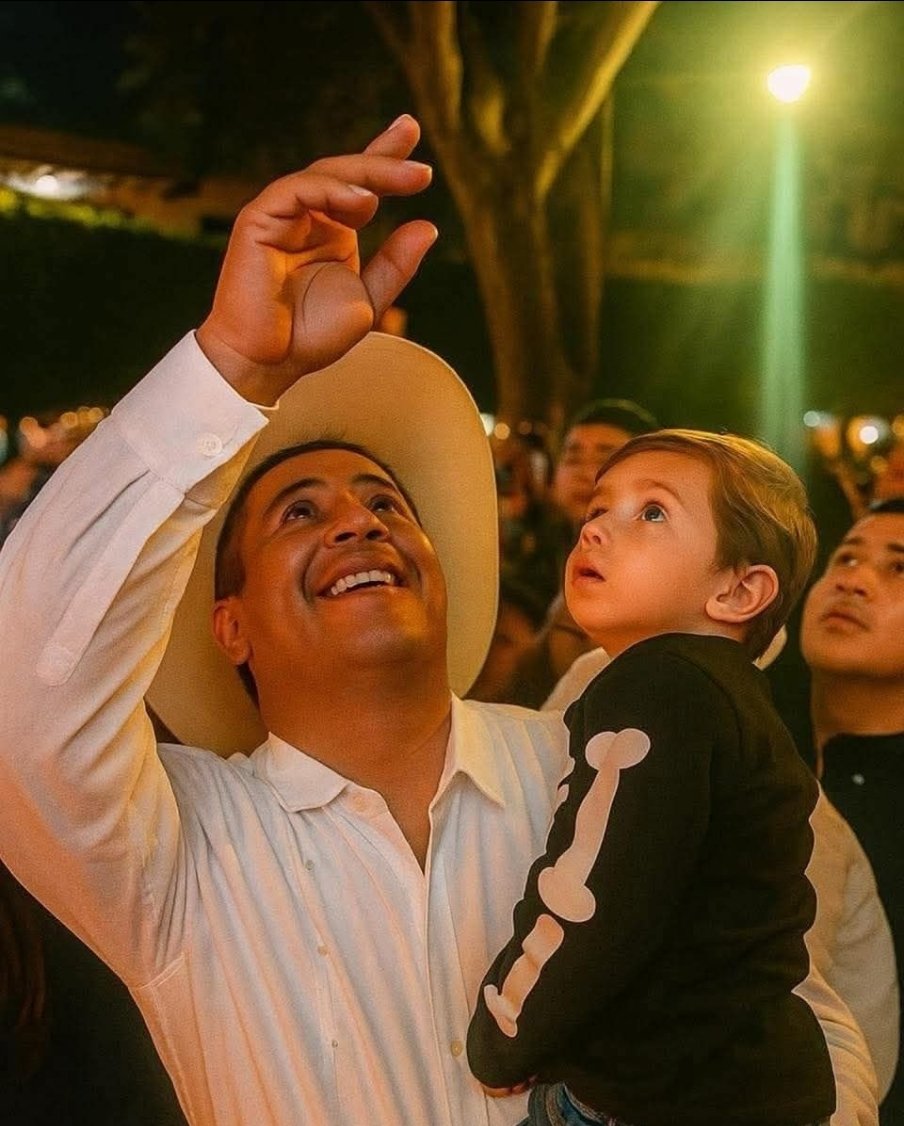 PROHIBIDO olvidar que desde que llegó MORENA al poder, LA MUERTE es quien gobierna México. 

Ellos, encabezados por <a href="/Claudiashein/">Claudia Sheinbaum Pardo</a>, MATARON a Carlos Manzo por combatir a la delincuencia.

¡QUE NO NOS DISTRAIGAN!