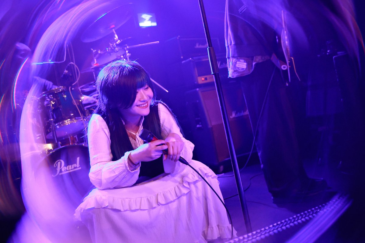 utautau_knt's tweet photo. anomari 1st LIVE 
ありがとうございました。

約6年ぶりにライブハウスに戻ってきたけれど、超満員なんて初めてだよ。出演者がフロアに出れないくらいの満員御礼。幸せこの上ないね。

公式Instagramには全員の写真を載せたので、Twitterはお気に入りの写真を載せとくね。https://t.co/gA9rTmkHfy https://t.co/VFy6mWijXH