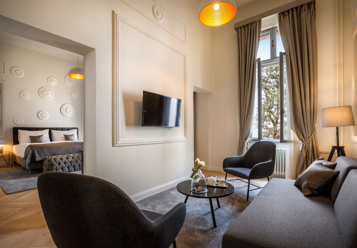LiburniaHotels's tweet photo. The most beautiful stays are the ones that feel effortless. At Hotel Imperial, the experience is simultaneously cozy and modern – because good taste never goes out of style. https://t.co/QRRl3v6ZJL https://t.co/lqo6KnUe9H