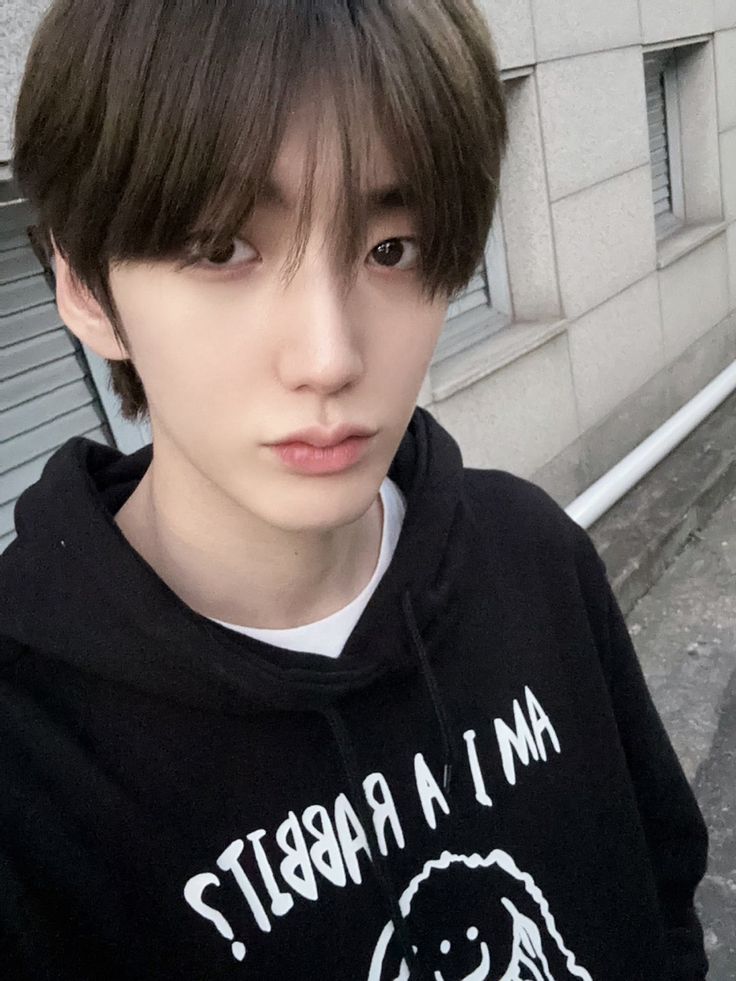 cherishmywave's tweet photo. happy youngjun day 🐺🫂

#심영준 #훤 #HWON https://t.co/42eWgt3knR