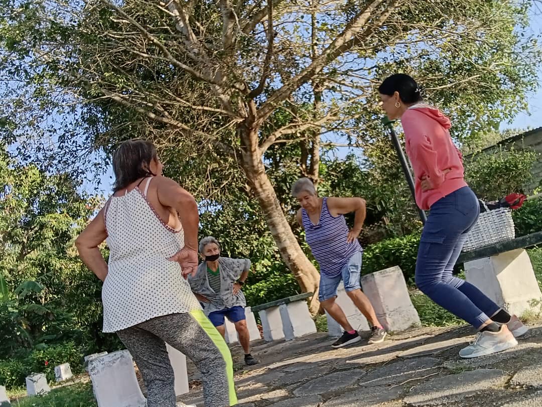 Ejercicio físico con el Adulto Mayor municipio Chambas 
#InderCavFidelVive