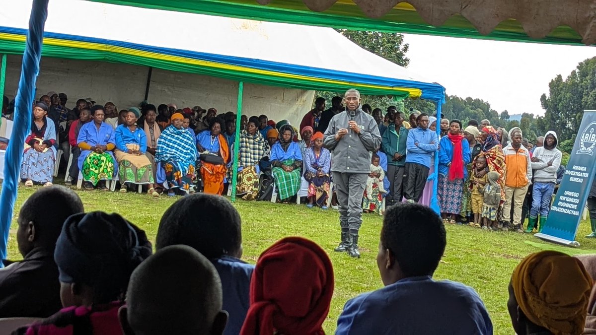 UR- RADIO SALUS tweet media