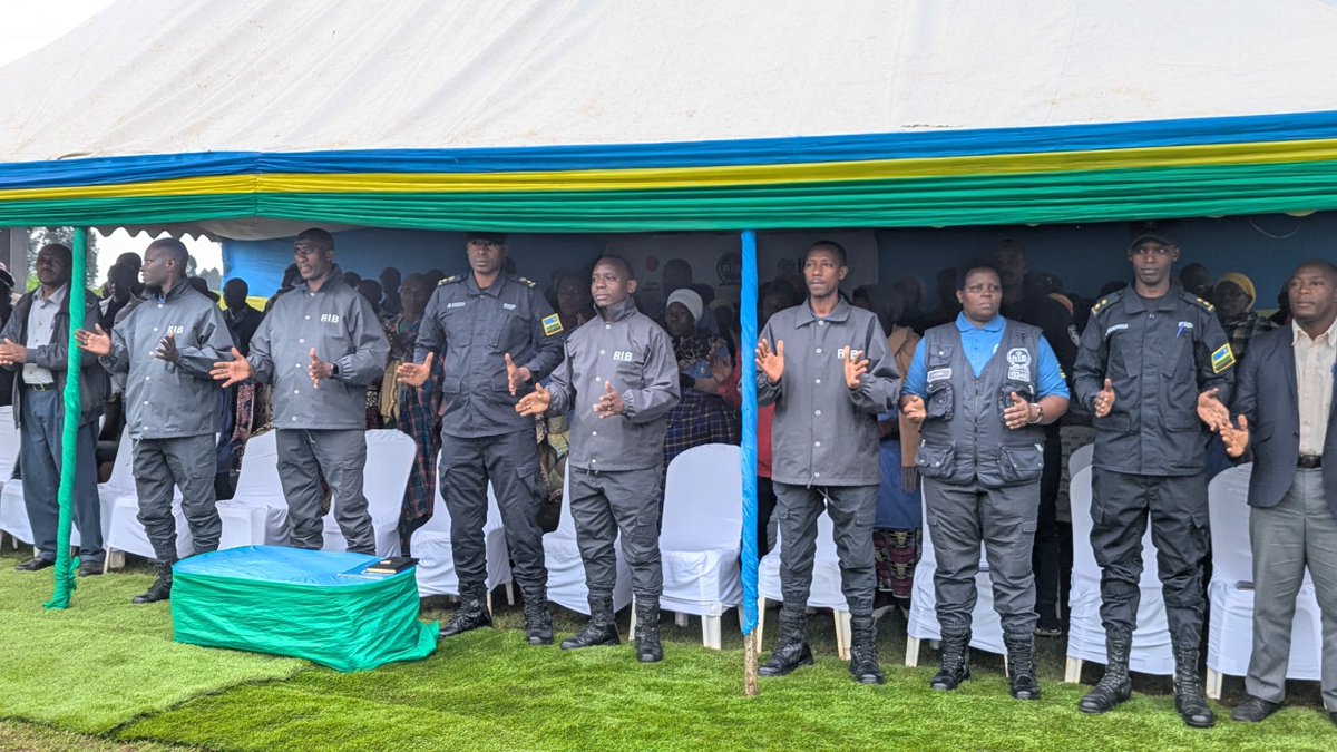 UR- RADIO SALUS tweet media