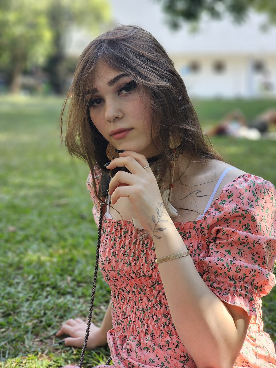 Joan Moore tweet media