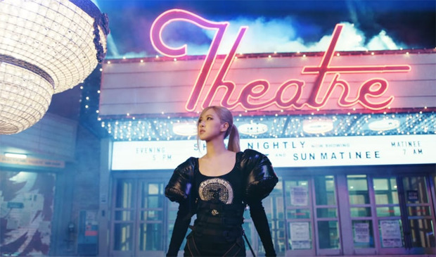 lesblinkot4's tweet photo. Hace 5 años, ROSÉ debutó como solista, mostrando al mundo un lado aún más personal de su música. Gracias por compartir tu arte y tus emociones con nosotros. Siempre estaremos orgullosos de ti. RT!🤍🤍 

SOLOIST ROSÉ 5TH ANNIVERSARY 
#FiveYearsWithR #온더그_곤_5주년_축하해 https://t.co/ks8pw1OZHf