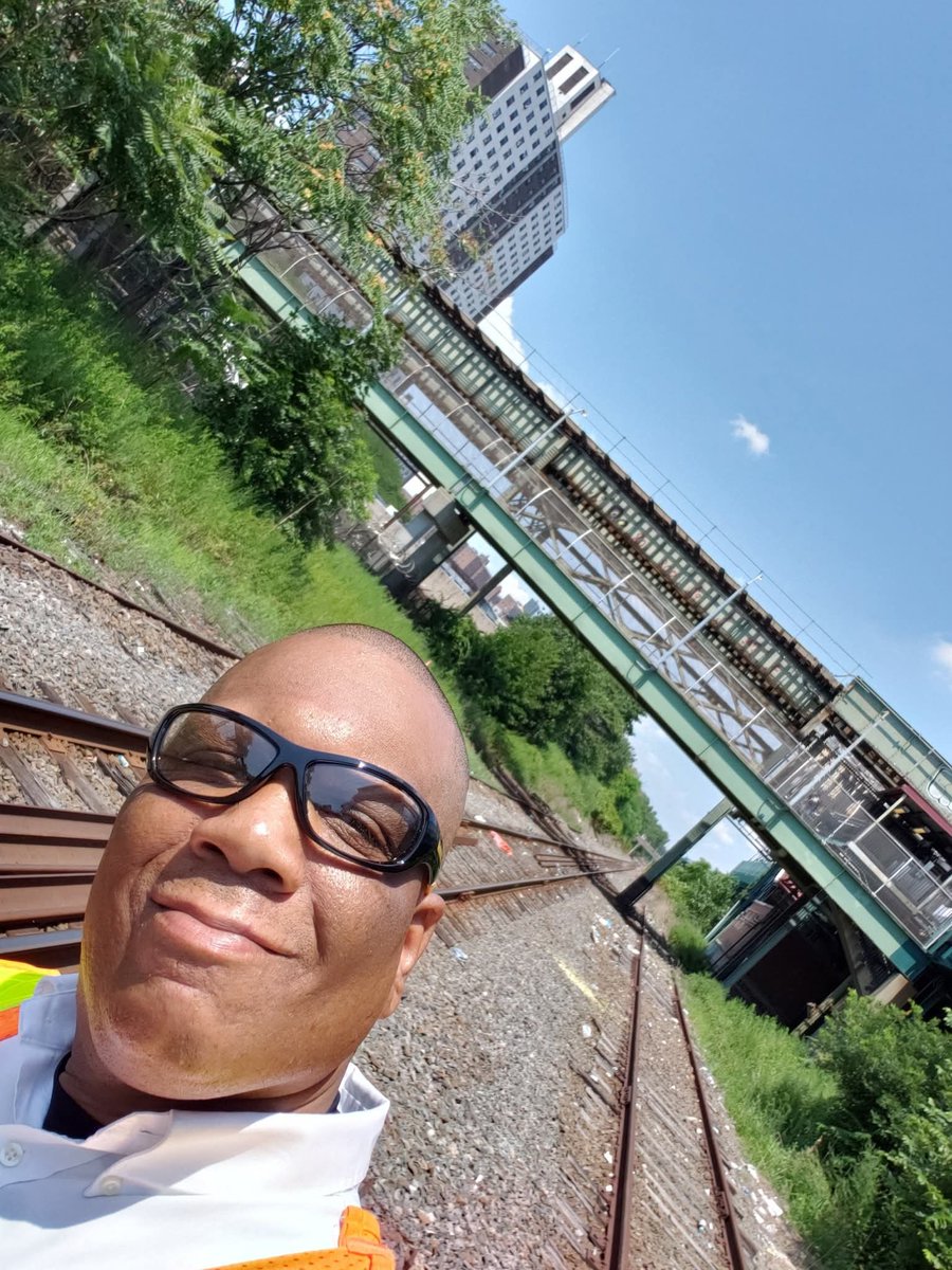 John R. Ross tweet media