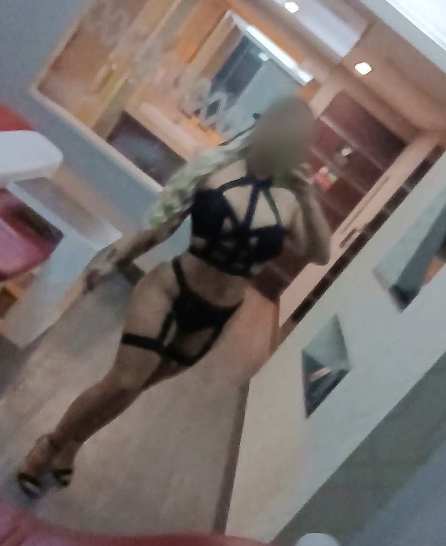 BombomJessy's tweet photo. La carne es débil y el pecado siempre tiene hambre ❤️‍🔥🔥❤️ https://t.co/JdjeGVbyGq