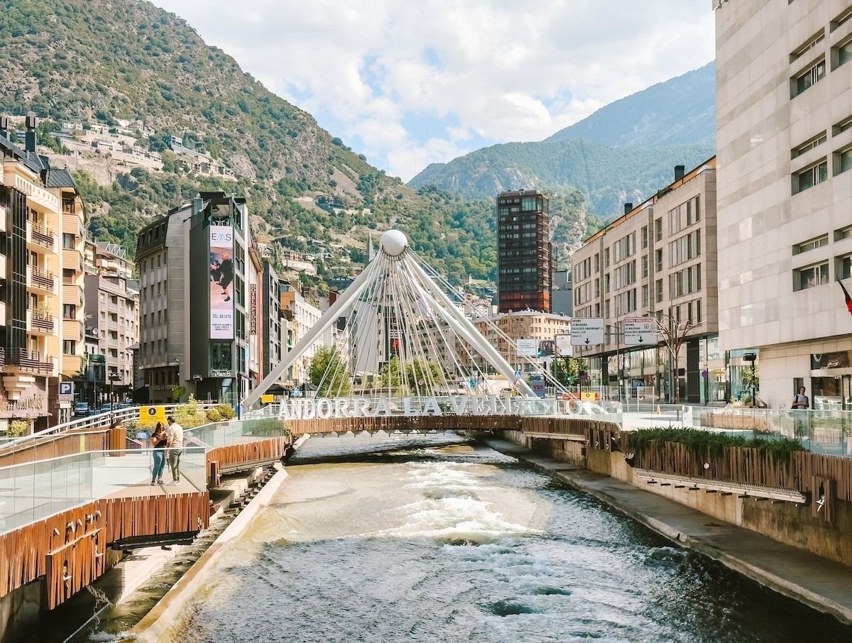 Globe Guide tweet media