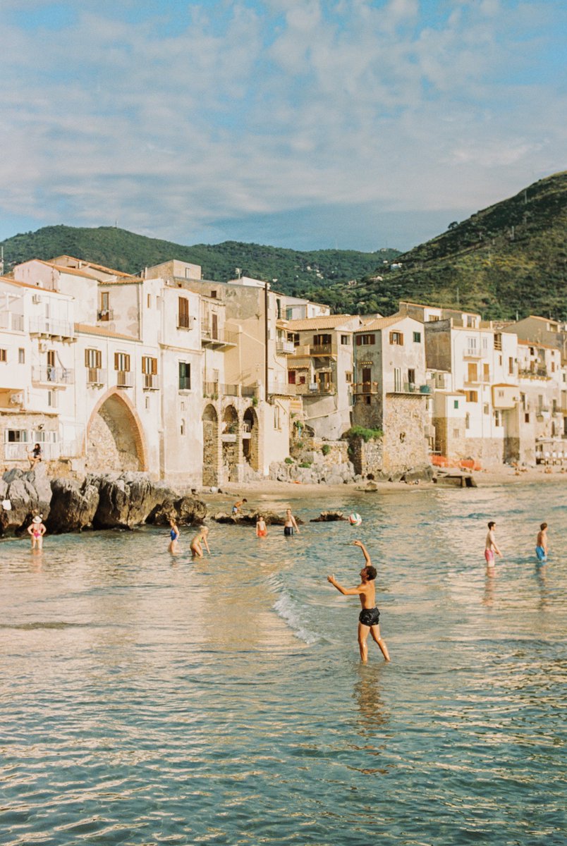 Simon Ribadeneira tweet media