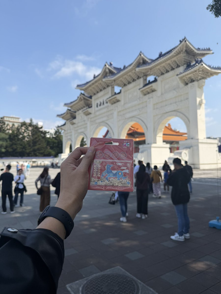 iamajashton's tweet photo. Woke up late but still made it to Chiang Kai Shek! Back in Taipei after 3 years and this time with Mama 😇❤️ #wheninTaipei🇹🇼 #Taiwan2026 https://t.co/fjOKGXryVj