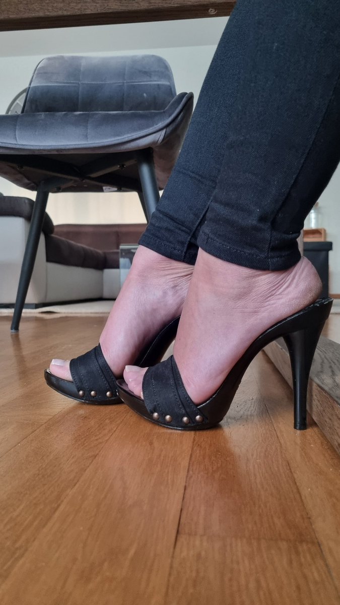 Maryse Ariella Feet tweet media