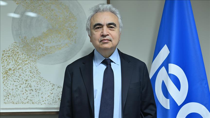 🛢️International Energy Agency member countries have agreed to release 400 million barrels of oil from strategic reserves, marking largest coordinated release in history, aiming to calm energy markets shaken by war in Middle East, head of international energy watchdog announces