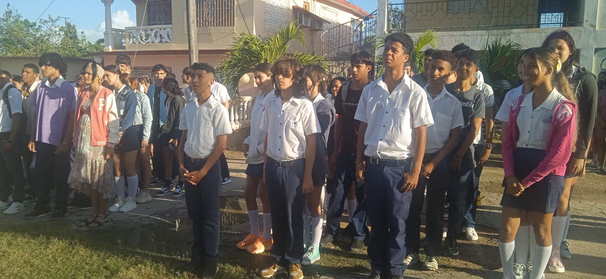 BanesDGE's tweet photo. #EducaciónBanes
BASTIÓN FEEM 2026
(del 9 al 12 de marzo en todo el país) 
En el CP" José Martí", se desarrolla Bastión Estudiantil 2026 con un matutino especial que reunió a funcionarios de la Educación , la UJC, la FEEM, así  como a representantes de diversas organizaciones. https://t.co/lodZdiXd1E