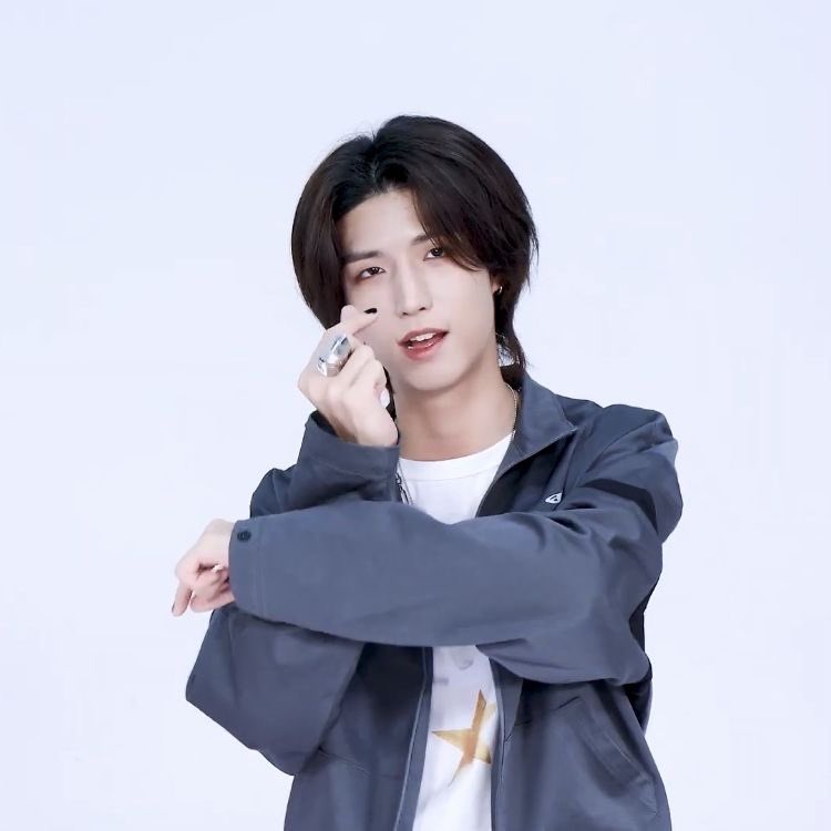 junhanfits's tweet photo. Opening Project 303 Cropped Jacket - Charcoal https://t.co/fKs86QX4oE