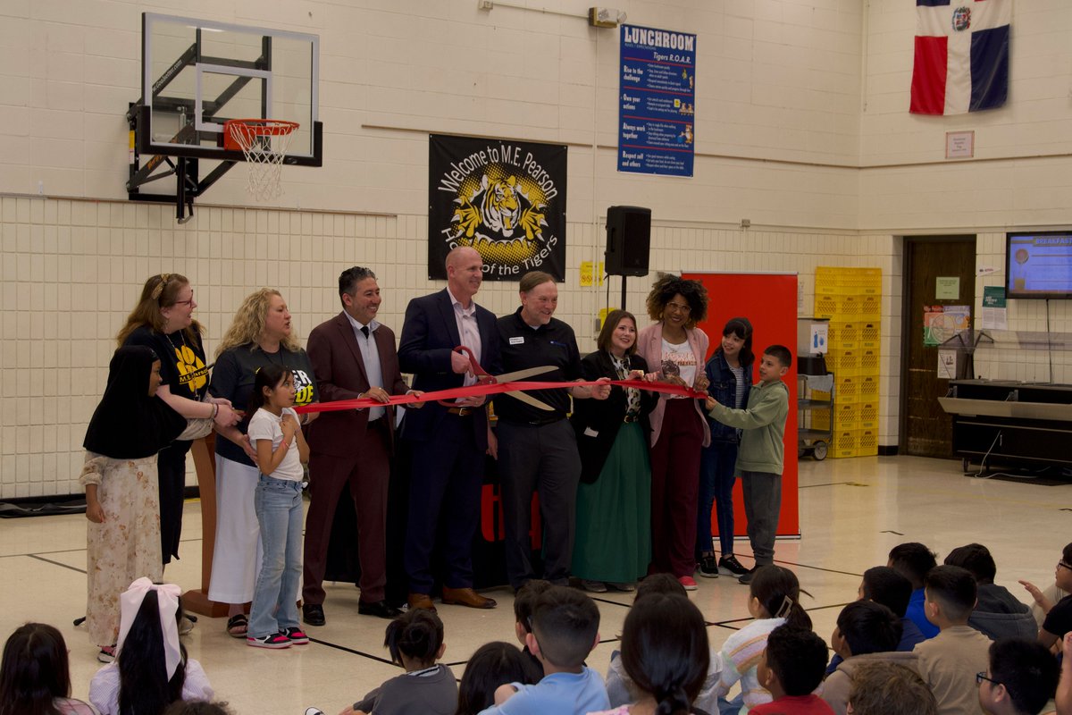 kckschools's tweet image. This week ME Pearson celebrated a special milestone with a ribbon cutting for their newly updated &amp;amp; expanded food pantry.

This improved space will help ensure students and families have greater access to the resources they need. #BetterEveryDay 
@KCTV5--&amp;gt;bit.ly/4cDaHVj