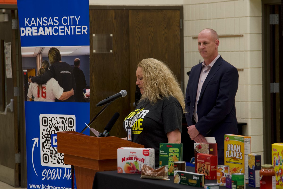 kckschools's tweet image. This week ME Pearson celebrated a special milestone with a ribbon cutting for their newly updated &amp;amp; expanded food pantry.

This improved space will help ensure students and families have greater access to the resources they need. #BetterEveryDay 
@KCTV5--&amp;gt;bit.ly/4cDaHVj