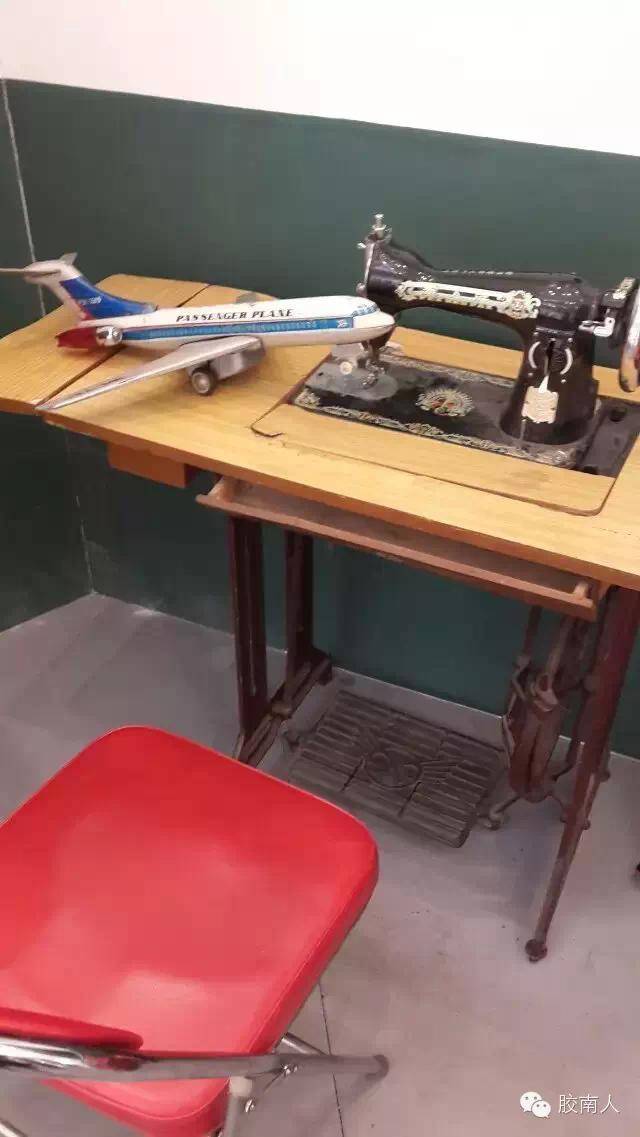 LukasMathews4's tweet image. Spring cleaning but make it sentimental!  Sort old toys → donate to kids in need; digitize old photos → free up shelf space; repurpose a vintage jar → new plant pot. Small changes, big heart (and clutter-free joy!). #DeclutterWithPurpose #OldButGold