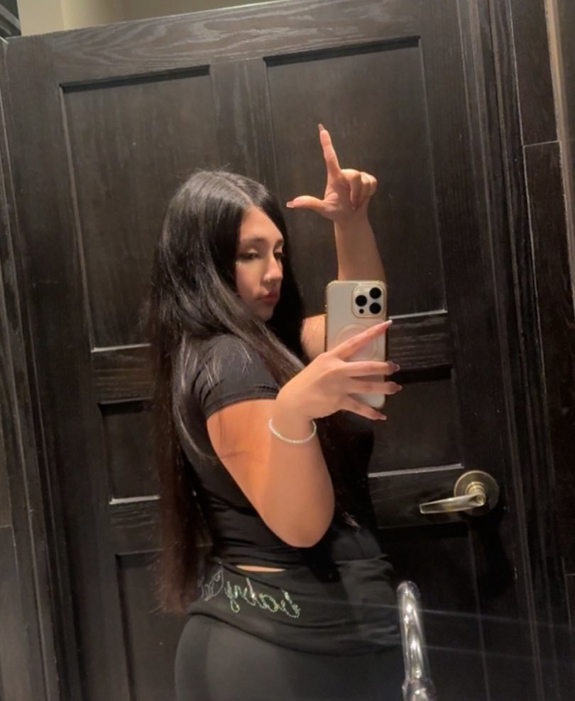 Colombian Goddess tweet media