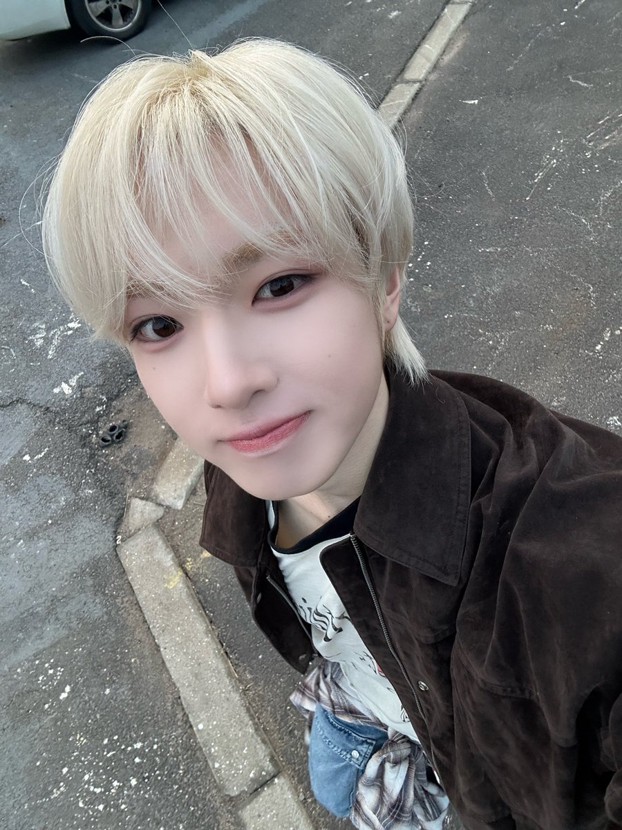 gyonisme's tweet photo. 와 보자마자 소리질름 https://t.co/NQA5uO0jgU