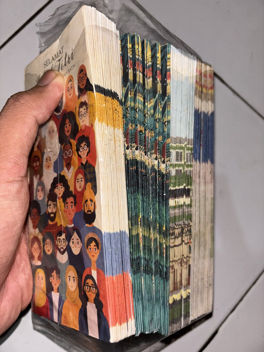 akuncapekkecap tweet media