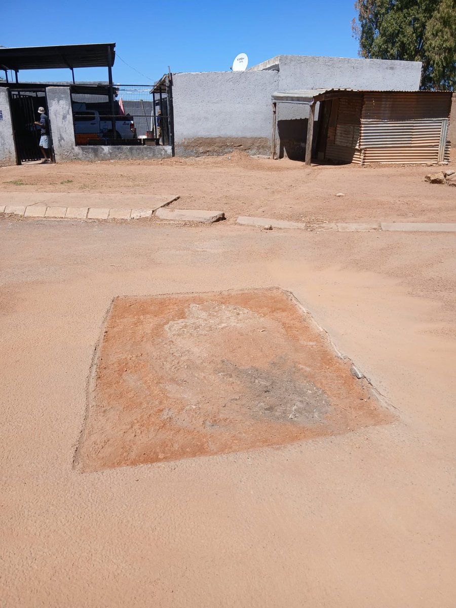LemoSebo's tweet photo. 🚧 Ward 76 Update
A pothole on the road to Majaneng Clinic has been repaired, improving safer access for residents visiting the facility.
Maintaining roads to key services remains a priority.
#tshwaneworks
#Ward76 #ServiceDelivery #Majaneng https://t.co/p1JOqVdaSW