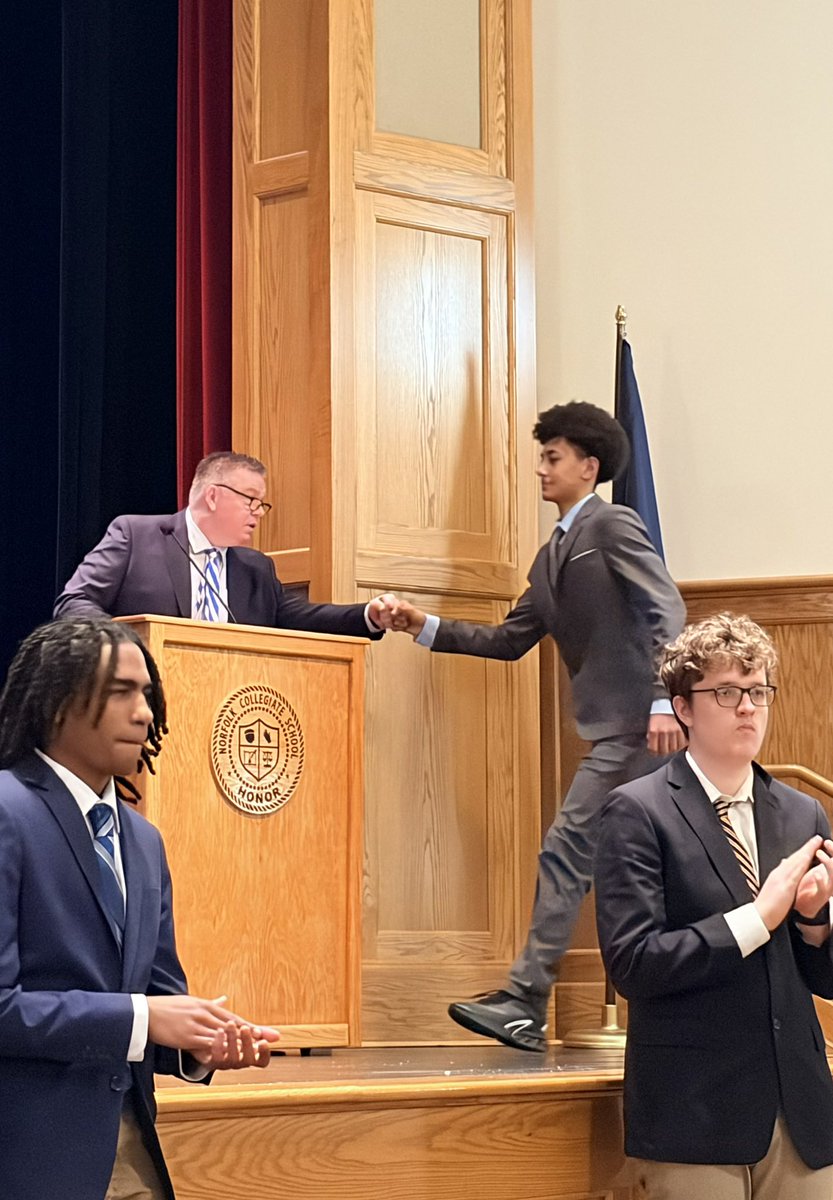 djaybrball's tweet photo. Very grateful to have received the Oak Award for outstanding athlete on the JV #basketball team for the 2025-2026 season at Norfolk Collegiate. #AAU with #SBFathletics starts this week. #Varsity next season. #nobreaks #letsgooaks https://t.co/KdAELmF7BF