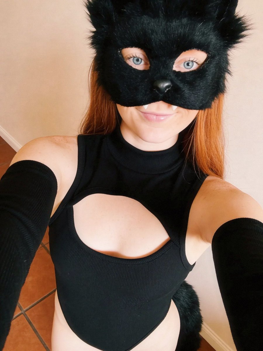 Marina 🐈⬛ tweet media