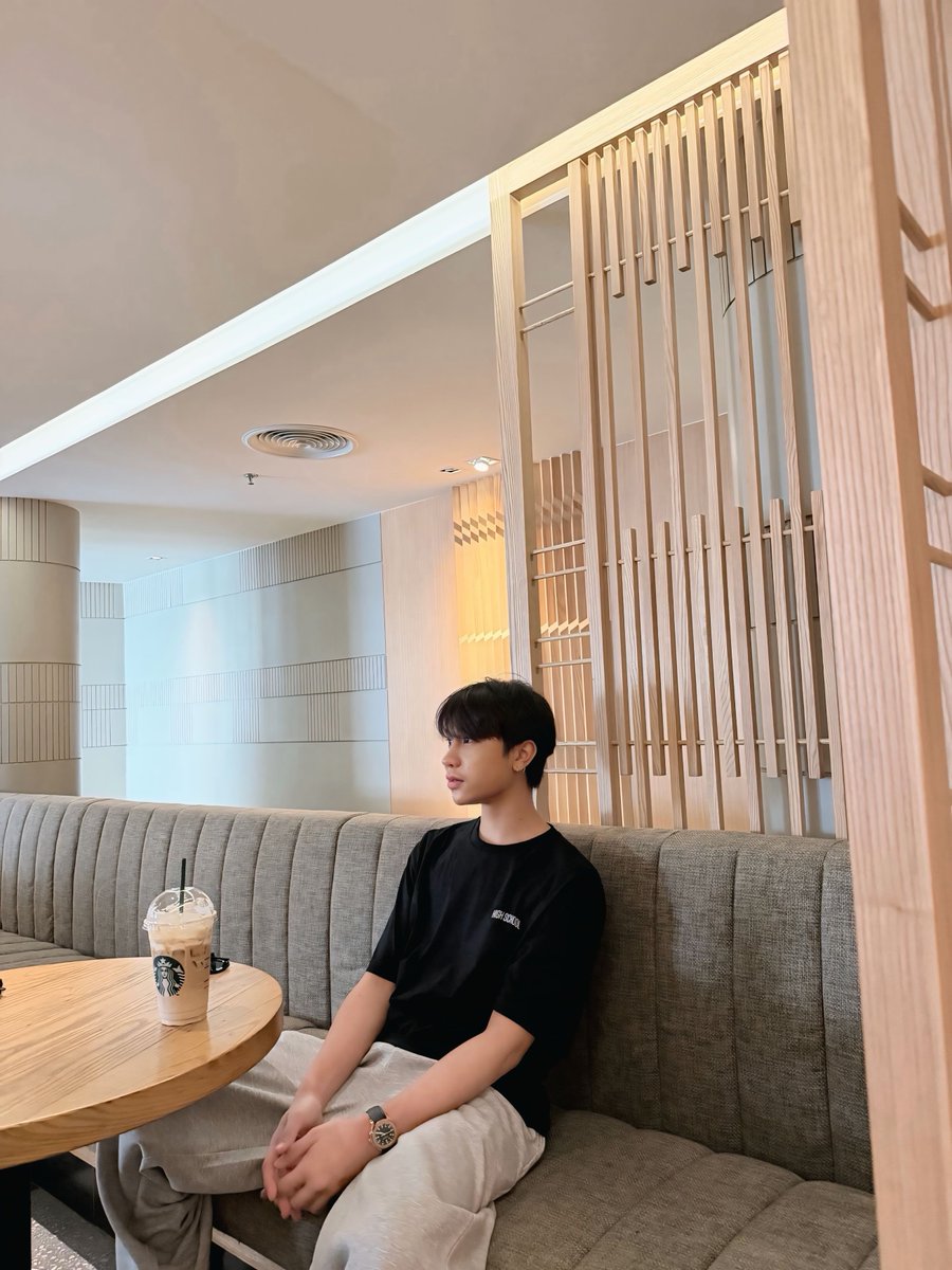 BssmrA's tweet photo. เง่น https://t.co/O5AYKZWbef