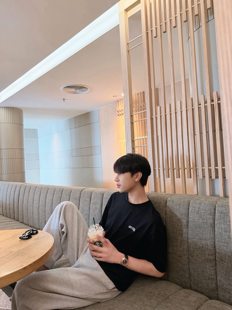 BssmrA's tweet photo. เง่น https://t.co/O5AYKZWbef