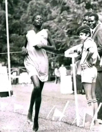Sabrina Chebichi, a Kenyan athlete who won a marathon in 1973 barefoot and wearing a dress.