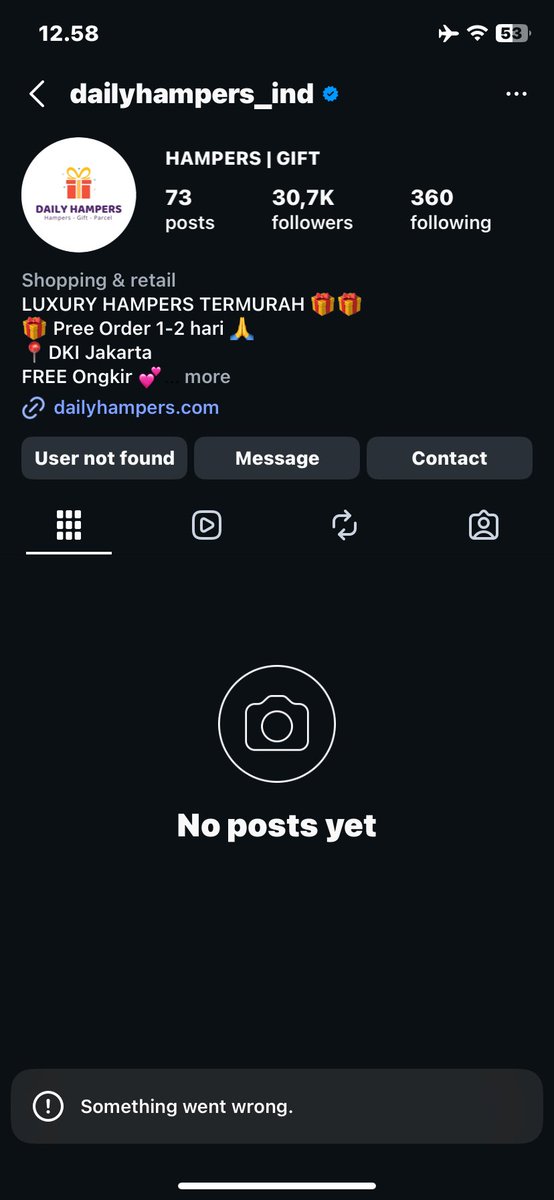 cap85570295's tweet photo. pliss aku ketipu akun hampers inii, awalnya curiga karena kenapa pembayaran pakai kode qris dan gratong 🥲 bilangnya kita harus minta resi ke admin JNE waktu di chat sama cowok aku itu penipu tb tb call dan ngarahin buka m-banking 😶 https://t.co/xbTHl1q4Vq