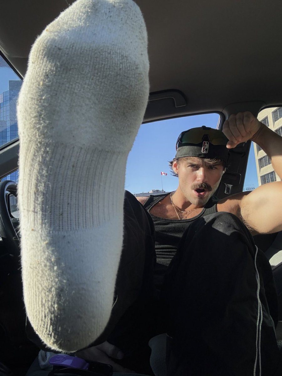 Foot Hubb tweet media