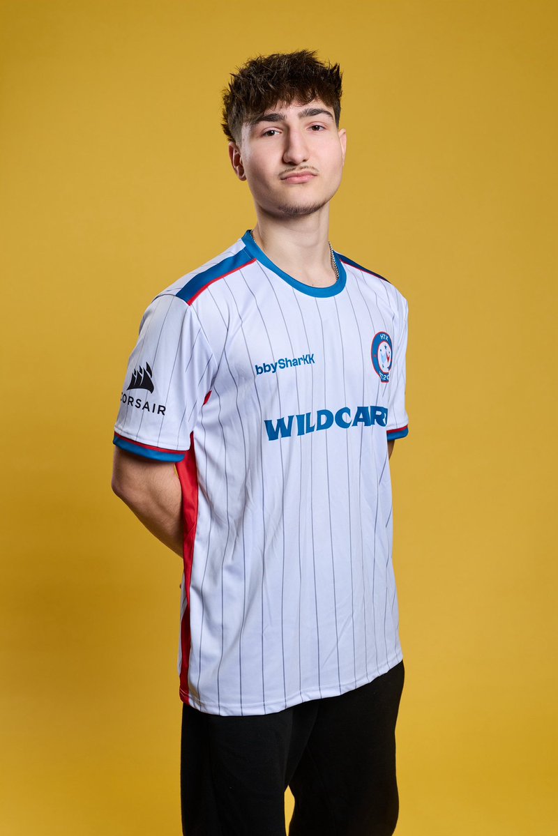 bbySharKK tweet media