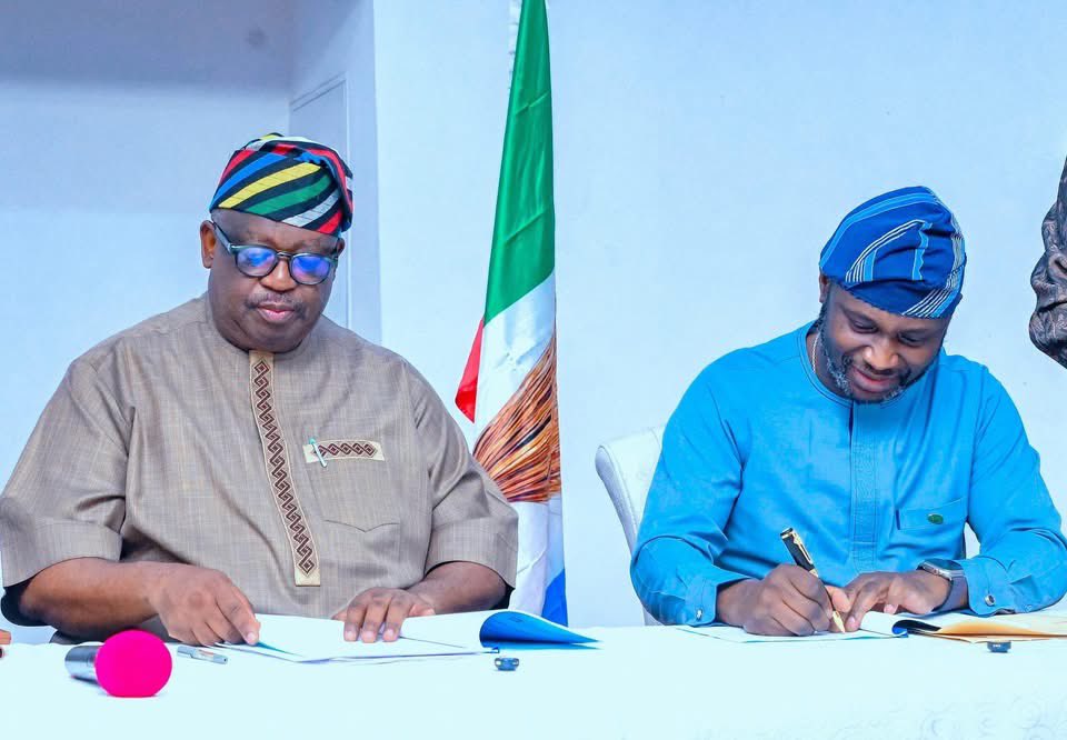 SamirMuham23192's tweet photo. GOVERNOR MUTFWANG SIGNS N4BN MoU WITH BANK OF INDUSTRY TO BOOST MSMEs AND STRENGTHEN LIVELIHOODS IN PLATEAU 

In a strategic move to lift citizens out of poverty and stimulate economic growth, the Governor of Plateau State, His Excellency, Barr. Caleb Manasseh Mutfwang, has signed a Memorandum of Understanding (MoU) with the Bank of Industry (BOI) to establish a ₦4 billion matching fund, aimed at strengthening Micro, Small and Medium Enterprises (MSMEs) across the state.

The agreement, signed at the Old Government House, Rayfield in Jos, provides for a joint contribution of ₦2 billion each by the Plateau State Government and BOI. The fund is designed to provide affordable financing to small businesses and stimulate economic activities across the 17 Local Government Areas of the state.

Signing on behalf of the state government, Governor Mutfwang described the initiative as a targeted intervention to expand livelihood opportunities, promote enterprise development, and reduce poverty, particularly among women and youths.

“This is a significant milestone in our efforts to build a resilient and inclusive economy that aligns with the vision of Mr. President to grow Nigeria into a one-trillion-dollar economy,” the governor said, referencing the economic agenda of Bola Ahmed Tinubu.

“Plateau State has significant potential and will continue to contribute meaningfully to the growth and development of the national economy.”
Governor Mutfwang explained that the fund would provide affordable financing for equipment acquisition and working capital, enabling businesses to expand operations, create jobs, and strengthen local value chains.

He added that the initiative would serve as seed capital capable of generating sustainable economic returns and driving entrepreneurship across the state.

“We want to increase Plateau State’s contribution to the national GDP, and the most effective way to achieve this is by stimulating business growth,” he stated.

“We will identify innovative and enterprising businesses across the state, with particular focus on women and young people, ensuring that no part of Plateau is left behind.”

Speaking during the signing ceremony, the Managing Director of the Bank of Industry, Olasupo Olusi, commended the governor for what he described as a visionary initiative aimed at empowering entrepreneurs and fostering sustainable economic development.

Olusi explained that the partnership would not only provide funding but also offer training and capacity-building programmes for beneficiaries through accredited Entrepreneurship Development Centres, ensuring that MSMEs are equipped with the necessary skills to grow and remain competitive.

According to him, the BOI–PLSG Matching Fund is designed to expand access to affordable, long-term financing for MSMEs operating across Plateau State.

He further highlighted key features of the fund, noting that it will:
Provide single-digit interest rate financing to eligible businesses
Support both equipment acquisition and working capital needs
Offer a maximum loan of ₦100 million per beneficiary; Provide a loan tenor of up to five years, include a moratorium period of up to 12 months after disbursement.

Mr. Olusi added that the collaboration between BOI and the Plateau State Government will strengthen the state’s business environment, stimulate job creation, deepen local value chains, and unlock sustainable growth opportunities for MSMEs across the state.

Gyang Bere
Director of Press and Public Affairs
to the Executive Governor of Plateau State
March 11, 2026