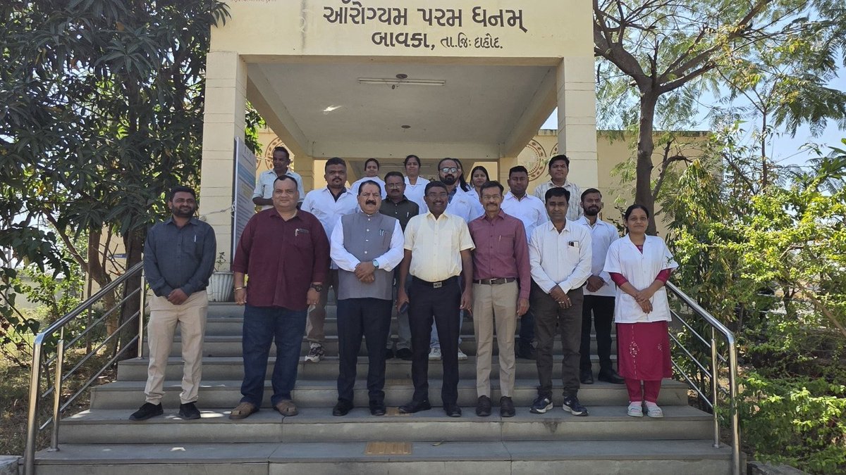 દાહોદ જિલ્લાના પ્રાથમિક આરોગ્ય કેન્દ્ર બાવકા ખાતેથી “સર્વાઈકલ કેન્સર ફ્રી ઈન્ડિયા” રસીકરણ કાર્યક્રમ જિલ્લા પંચાયત પ્રમુખશ્રી અને અધિકારીશ્રીઓની ઉપસ્થિતિમાં પ્રારંભ કરવામાં આવ્યો. <a href="/CMOGuj/">CMO Gujarat</a> <a href="/revenuegujarat/">Revenue Dep. Gujarat</a>