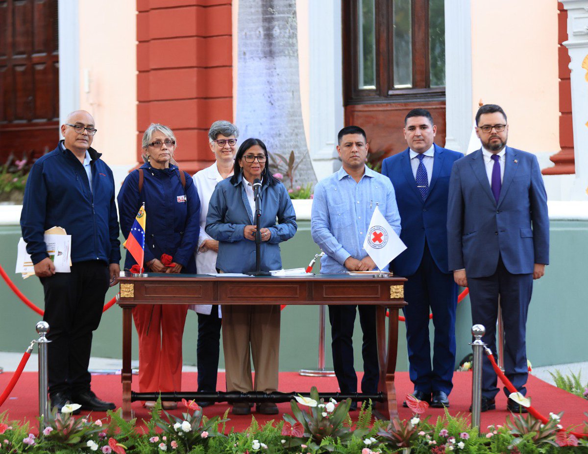 Elimercdo's tweet photo. En el marco del Día Nacional del Médico, la presidenta Encargada de la República Bolivariana de Venezuela, Delcy Rodríguez, encabeza este martes el acto central donde se formalizará la promulgación de la nueva Ley de la Cruz Roja Venezolana. #medico
#CruzRoja #sincerão @delcyrodriguezv @pinfantea